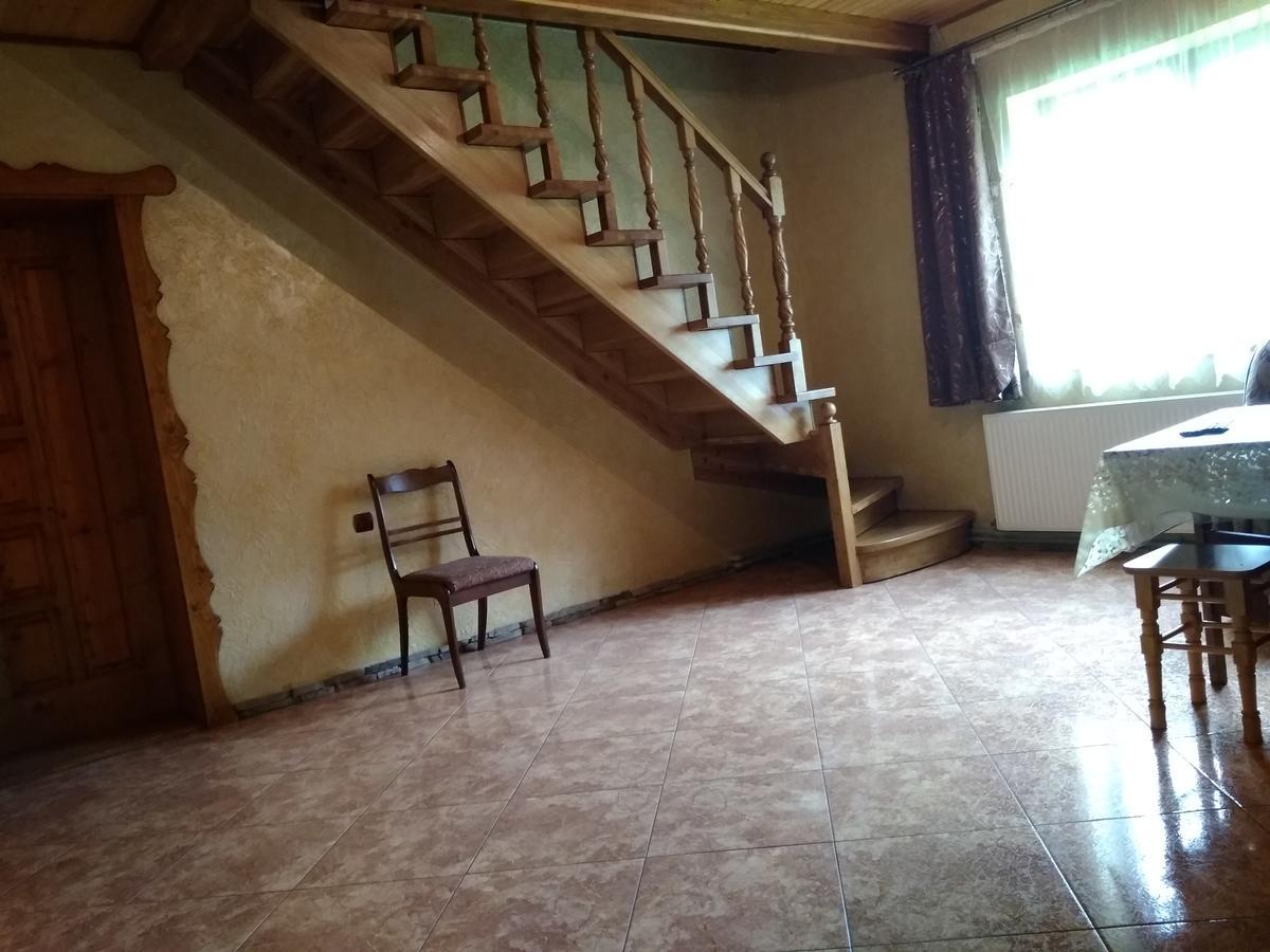 Villa Затишок В Карпатах Jaremtsche Exterior foto