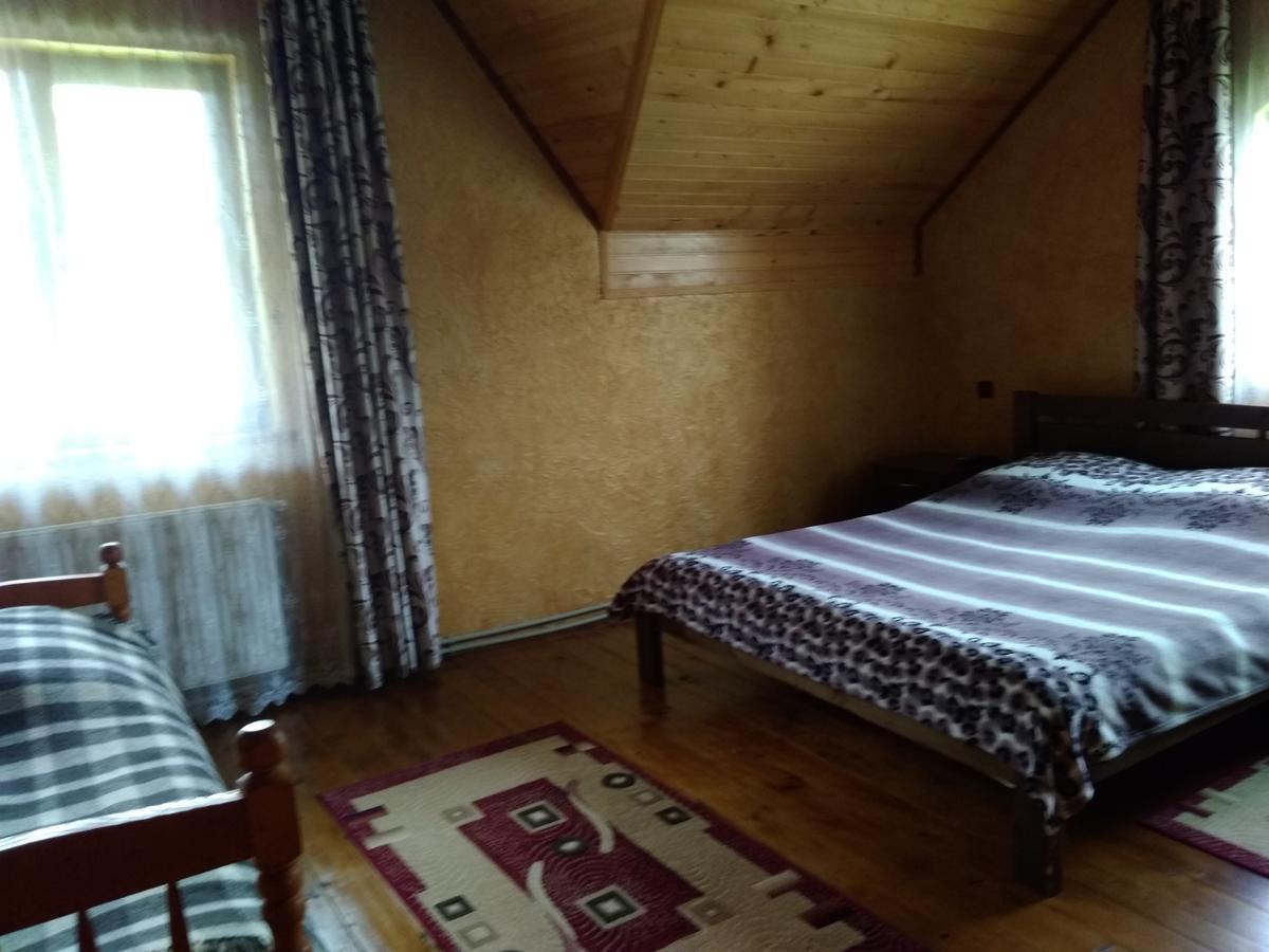 Villa Затишок В Карпатах Jaremtsche Exterior foto