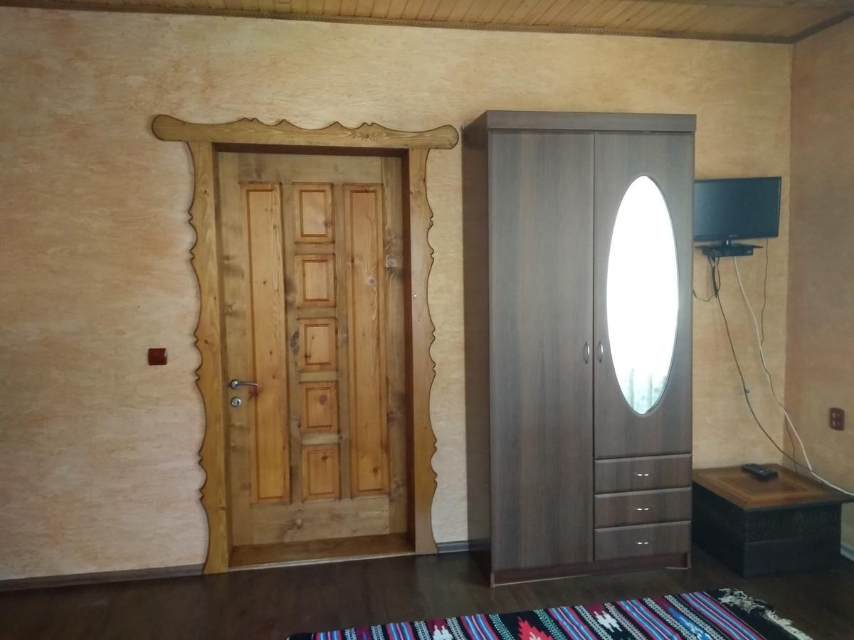 Villa Затишок В Карпатах Jaremtsche Exterior foto
